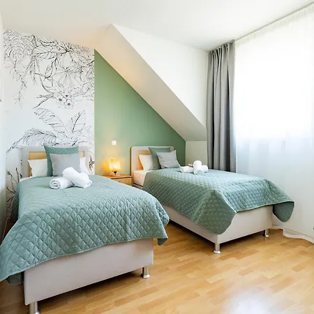 Wohlfuehl-maisonette Mit Blick Auf Therme *